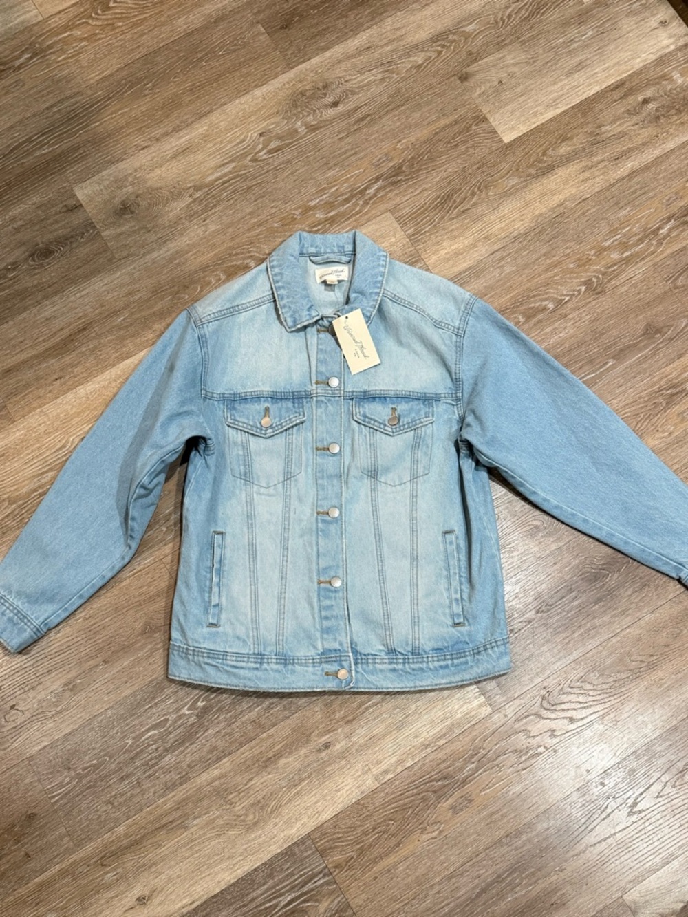 Universal Thread Light Wash Denim Jacket